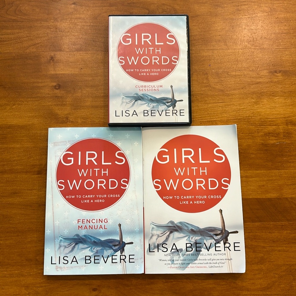 LISA BEVERE Girls With Swords 3-DVD Curriculum Sessions, Book & Fencing Manual